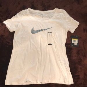NWT white Nike tee sz small